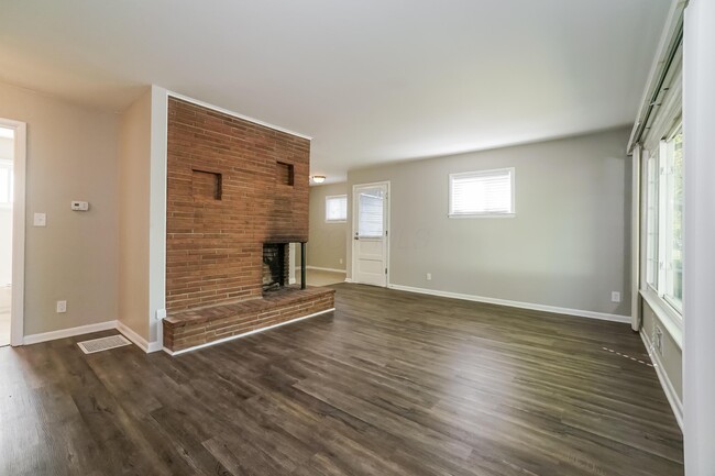 298 Pineview Dr in Columbus, OH - Building Photo - Building Photo