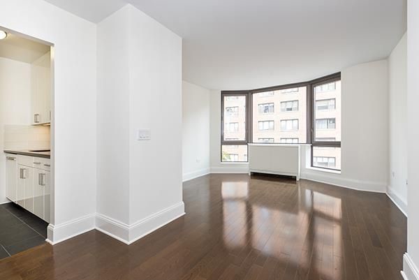 300 E 64th St-Unit -#9B in New York, NY - Building Photo - Building Photo