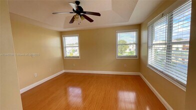 9259 NW 54th St in Sunrise, FL - Building Photo - Building Photo