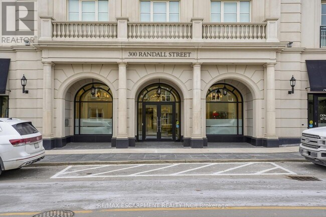 300 Randall St in Oakville, ON - Building Photo - Building Photo