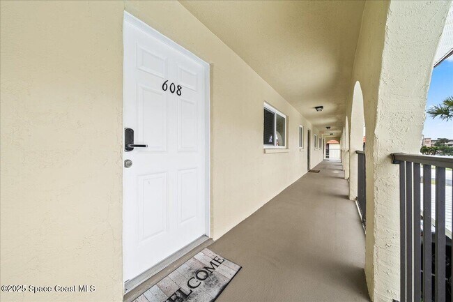 201 St Lucie Ln in Cocoa Beach, FL - Building Photo - Building Photo