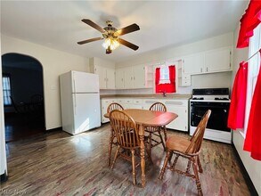 1828 4th St in Cuyahoga Falls, OH - Building Photo - Building Photo