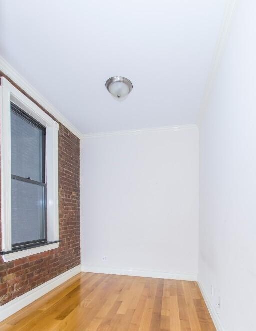 95 Perry St, Unit 5 in New York, NY - Building Photo - Building Photo