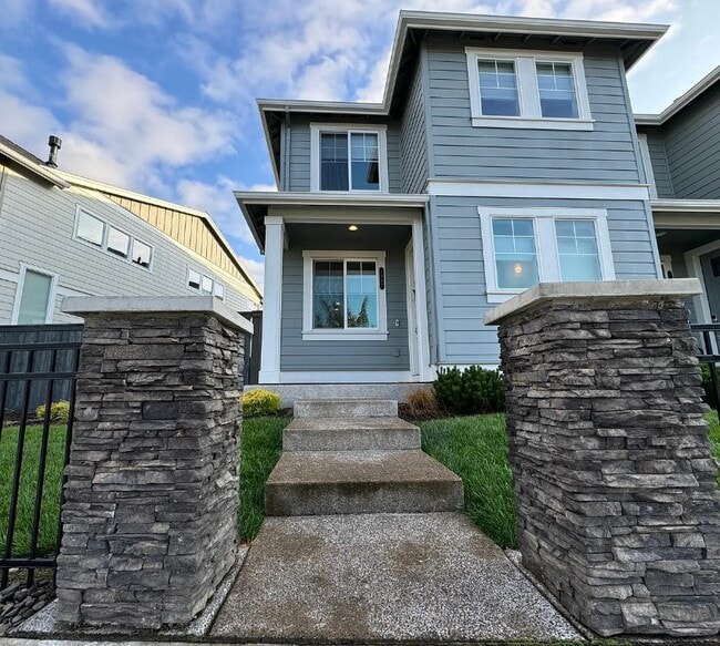 4082 SE Century Blvd in Hillsboro, OR - Building Photo - Building Photo