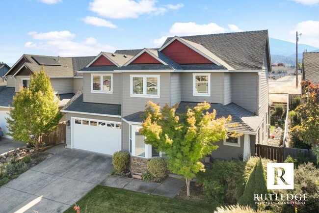 172 Willow Springs Dr in Talent, OR - Building Photo - Building Photo