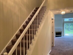 2576 Woodruff Ct in Westlake, OH - Foto de edificio - Building Photo