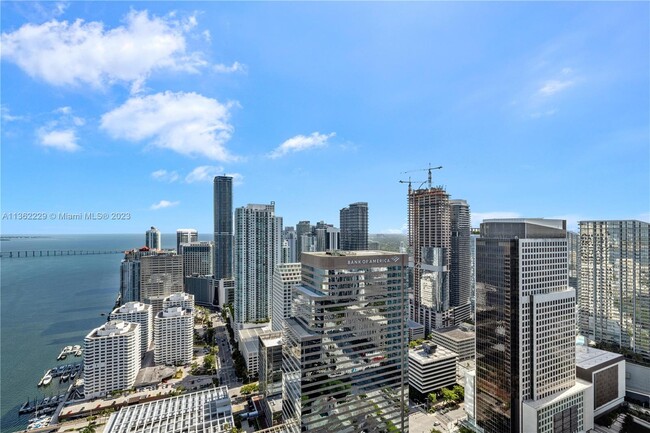 495 Brickell Ave, Unit 3410 in Miami, FL - Foto de edificio - Building Photo