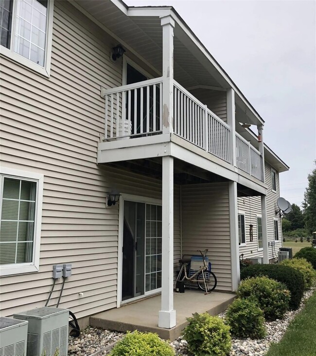 417 Maynard St in Charlotte, MI - Building Photo - Building Photo