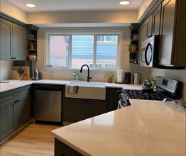 719 N 95th St in Seattle, WA - Building Photo - Building Photo