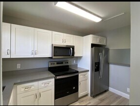 4700 Lucerne Lakes Blvd W in Greenacres, FL - Building Photo - Building Photo
