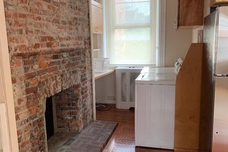 217 Vine St, Unit Old City FANTASTIC Studio in Philadelphia, PA - Building Photo - Building Photo