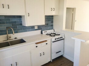 361 13th St, Unit SEAL BEACH #4 in Seal Beach, CA - Building Photo - Building Photo