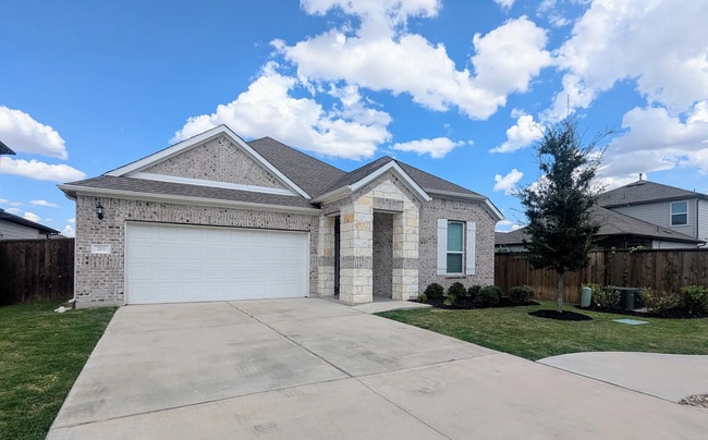 215 Thurman Holt Rd in Hutto, TX - Building Photo - Building Photo