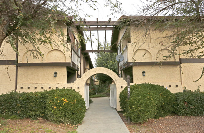 Vineyard Apartments in Santa Clara, CA - Foto de edificio - Building Photo