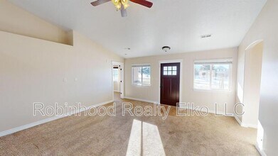 963 Alpine Dr in Spring Creek, NV - Building Photo - Building Photo
