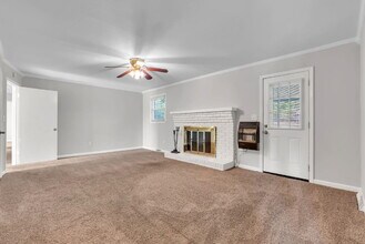 4 Dickens Ln in Taylors, SC - Building Photo - Building Photo