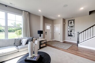 1705 Albany St in Grayslake, IL - Foto de edificio - Building Photo