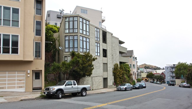 310 Corbett Ave in San Francisco, CA - Foto de edificio - Building Photo