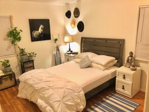 7922 Norton Ave, Unit #4 in West Hollywood, CA - Foto de edificio - Building Photo