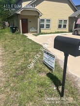 411 E Elm St in Denison, TX - Foto de edificio - Building Photo