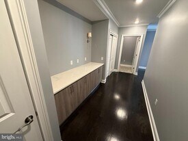 200 N Sycamore St in Newtown, PA - Building Photo