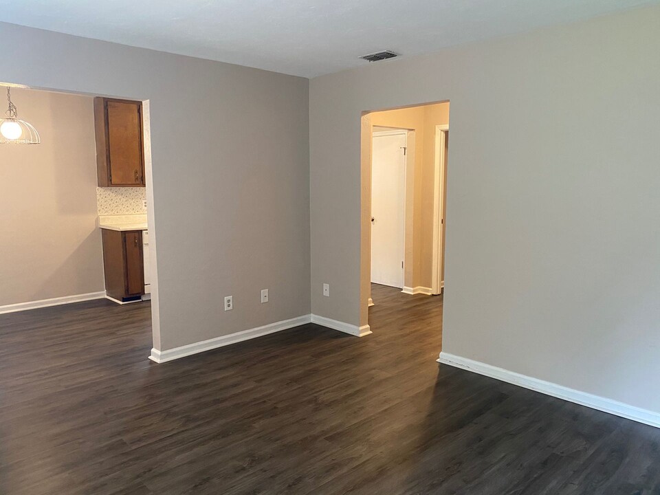 1402 Lazy Brook in Tallahassee, FL - Building Photo