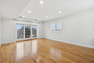 6436 N Lehigh Ave in Chicago, IL - Building Photo - Building Photo