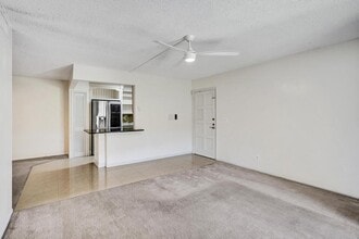 1050 NW 13th St, Unit 193d in Boca Raton, FL - Building Photo - Building Photo