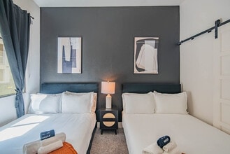 15501 N Dial Blvd in Scottsdale, AZ - Foto de edificio - Building Photo