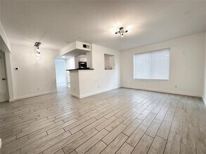 1307 Norwalk Ln in Austin, TX - Building Photo - Building Photo