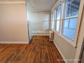 569 Hammond St in Bangor, ME - Building Photo - Building Photo