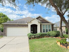 13115 Southern Valley Dr in Pearland, TX - Building Photo