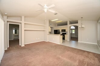 30801 Tremont Dr in Zephyrhills, FL - Building Photo - Building Photo