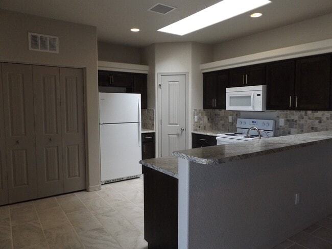 3101 Maracaibo Dr in Lake Havasu City, AZ - Building Photo - Building Photo