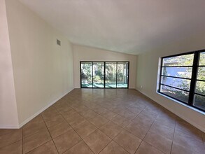 100 Golfview Dr in Homosassa, FL - Foto de edificio - Building Photo