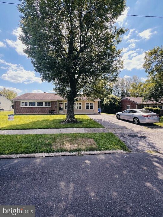4382 Buckfield Terrace in Feasterville-Trevose, PA - Building Photo