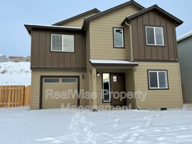 661 NE Brookstone Dr in Prineville, OR - Building Photo - Building Photo