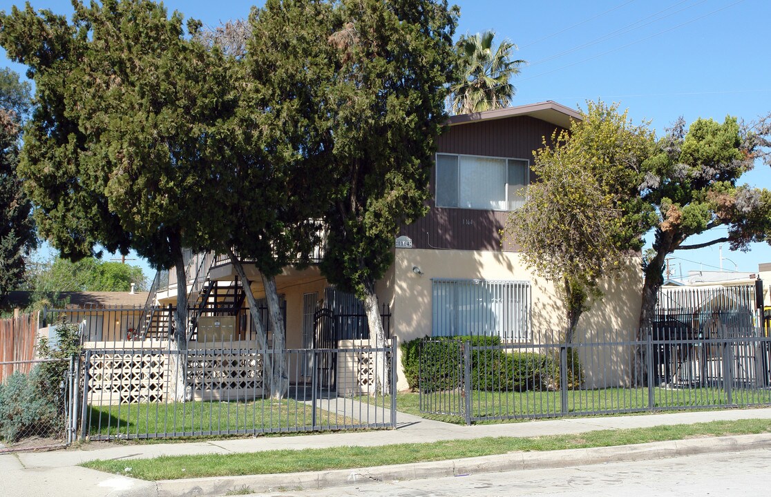 1164 Wall St in San Bernardino, CA - Foto de edificio