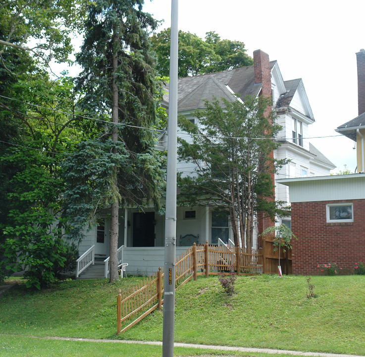 1920 James St in Syracuse, NY - Building Photo