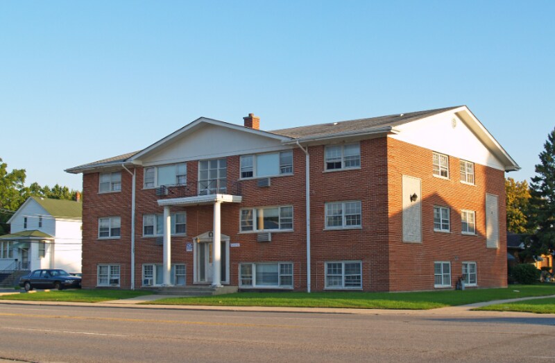7821 W 43rd St, Unit 1A in Lyons, IL - Building Photo