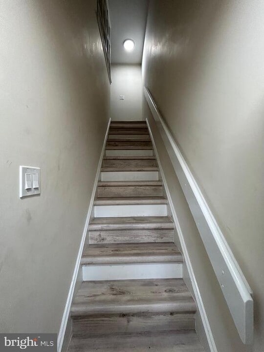 1682B Thornwood Dr in Mount Laurel, NJ - Building Photo