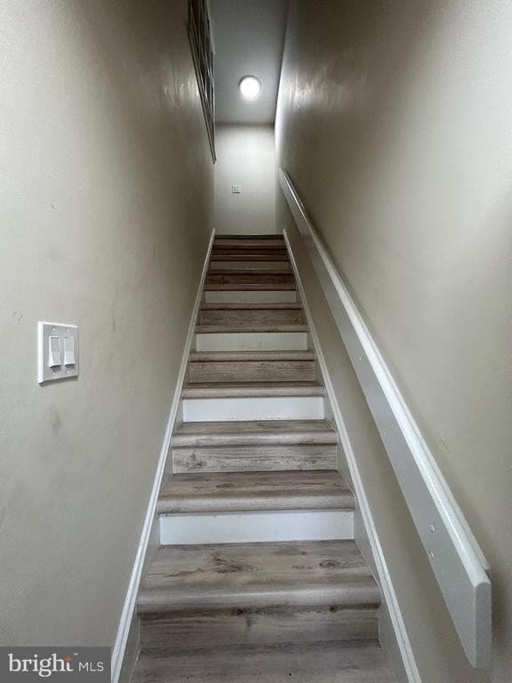 property at 1682B Thornwood Dr