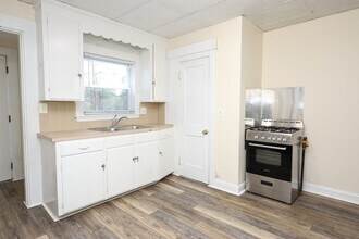 46 River St in Braintree, MA - Foto de edificio - Building Photo