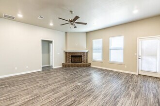 7505 98th Pl in Lubbock, TX - Foto de edificio - Building Photo