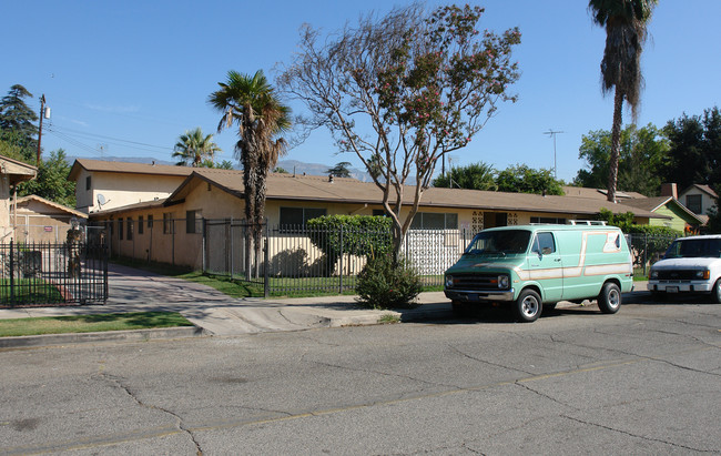 640 W 20th St in San Bernardino, CA - Foto de edificio - Building Photo