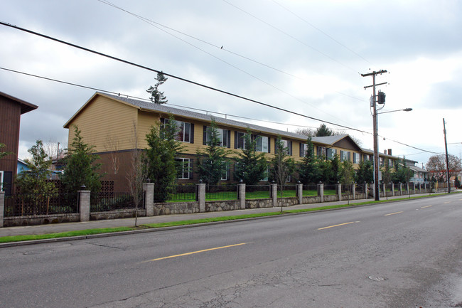 9221 N Lombard St in Portland, OR - Building Photo - Building Photo