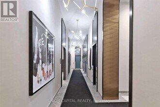 60-PH160 Shuter St in Toronto, ON - Building Photo - Building Photo