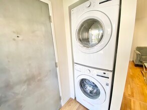 Burton Way Apartments in Los Angeles, CA - Building Photo - Building Photo