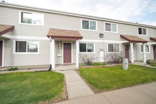 Heritage Place in Edmonton, AB - Building Photo