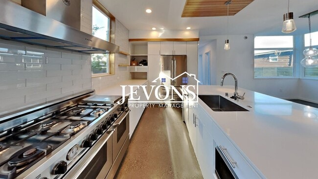 2840 22nd Ave W in Seattle, WA - Building Photo - Building Photo